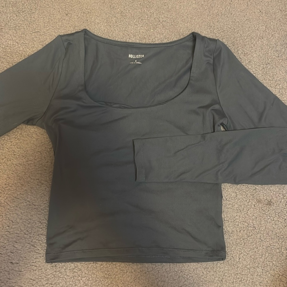 Hollister size small grey scoop neck seamless long sleve top